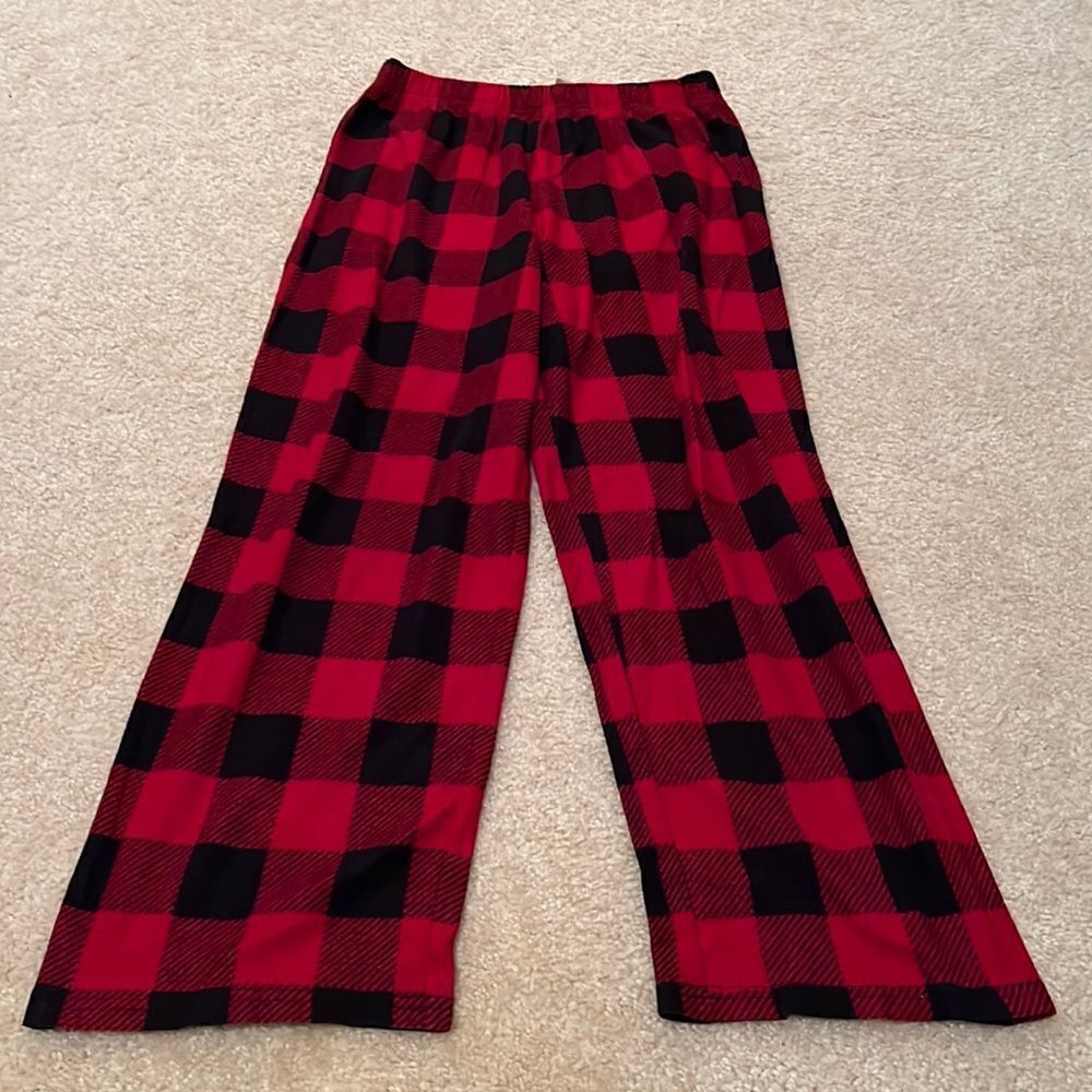 SLEEPWEAR SIZE LARGE 12/14 PLAID PAJAMAS